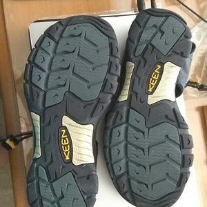 keen women's wide width